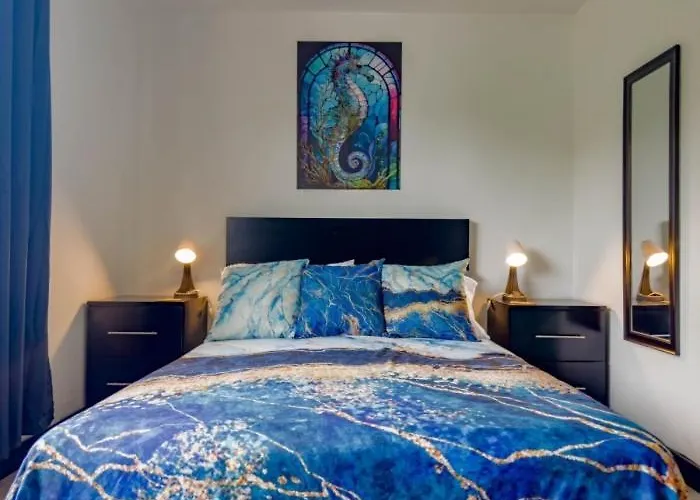 Marina Loft #307 Beautiful Renovated 1 Bed Apartment *