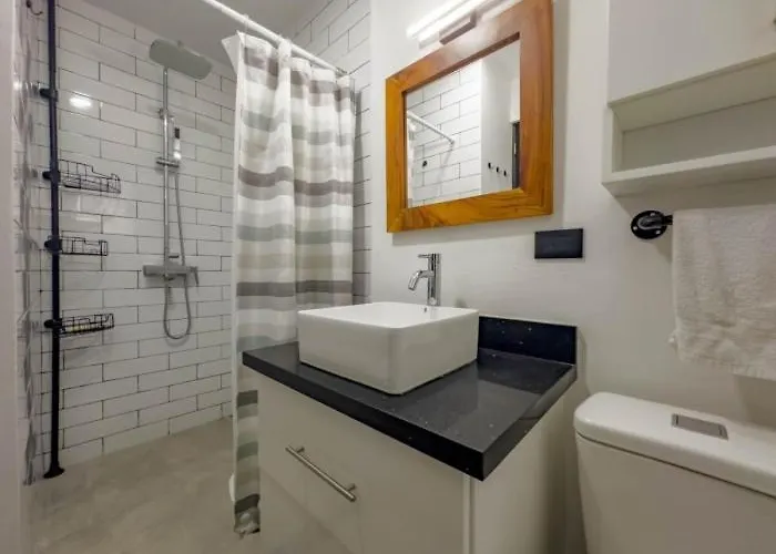 Marina Loft #307 Beautiful Renovated 1 Bed *