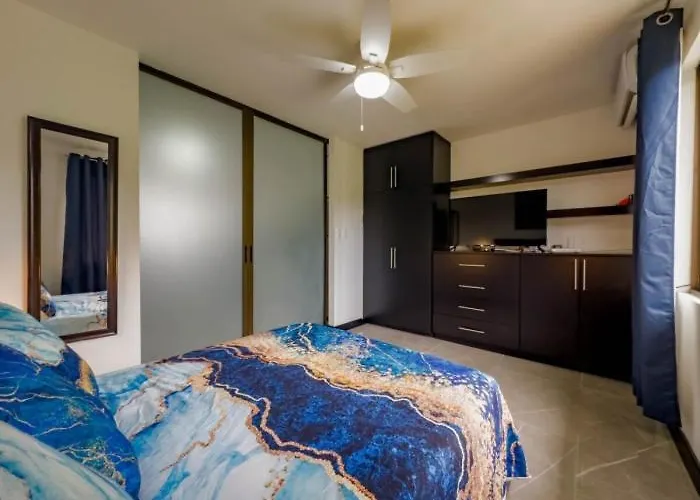 Marina Loft #307 Beautiful Renovated 1 Bed