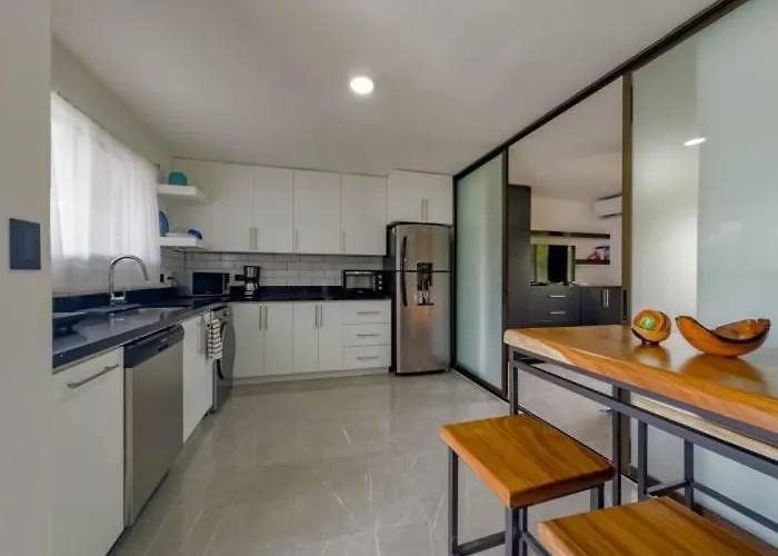 Marina Loft #307 Beautiful Renovated 1 Bed * Coco